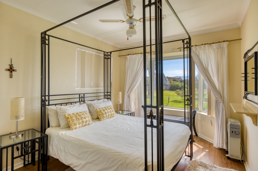 To Let 6 Bedroom Property for Rent in Greenways Golf Estate Western Cape
